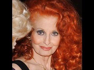 Annie coxxx wird von hinten gefickt