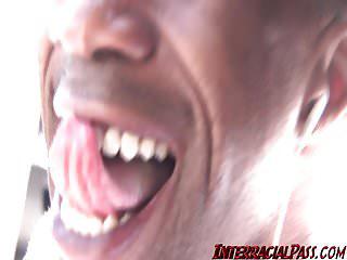 Nadia will ficken mit einem massiven schwarzen Schwanz