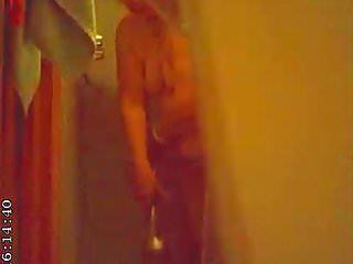 Die chinesische Mutter heimlich unter der Dusche gefilmt