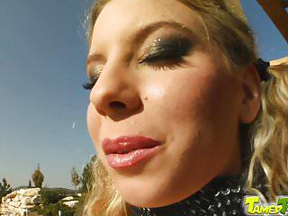 Unschuldige Teen bianca wird von zwei Schwänzen gefickt