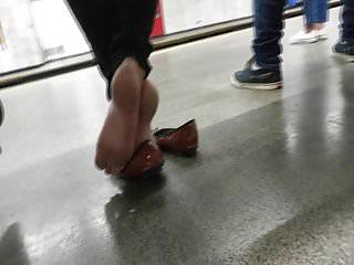 Die taxifahrerin besorgt es sich in der ubahn