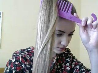 Super sexy Blondine rubbelt sich die Spalte