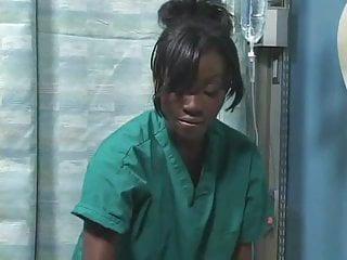 Asiatischer Kerl fickt schwarze ebony im Krankenhaus