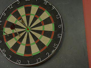 Schöne Brünette Jane dö lässt sich in den Mund spritzen