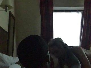 Britische Milf fickt im Hotel mit ihrem schwarzen Lover